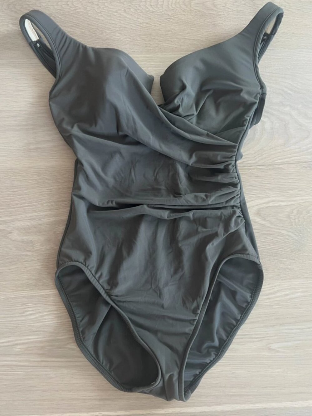 Miracle Suit Swimsuit Ladies Size 10 One Piece